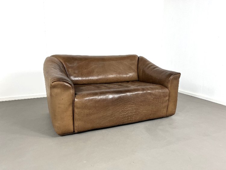 DS-47 De Sede 2-seater sofa in bullhide neckleather, Switzerland 1970s