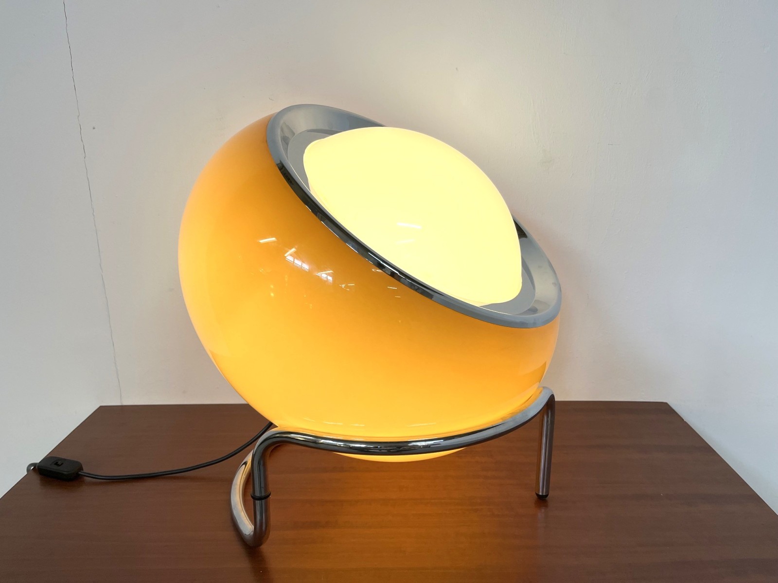 Mid-century Clan floor lamp with chromed frame by Harvey Guzzini, 1970s