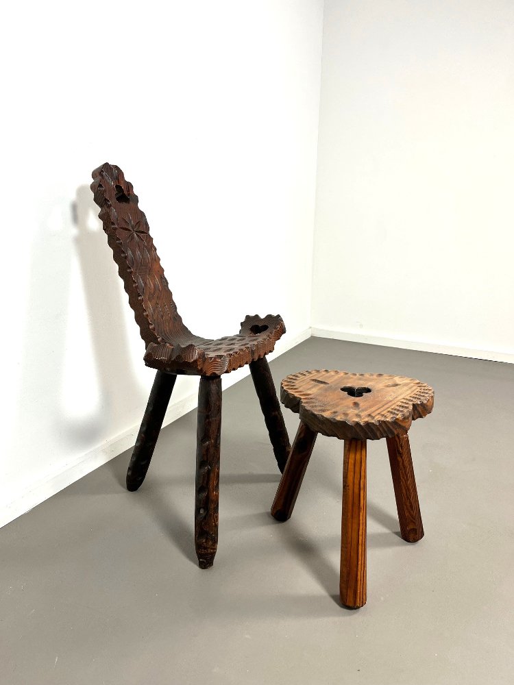 Hand-carved brutalist Spanish tripod chair with hocker 1960s