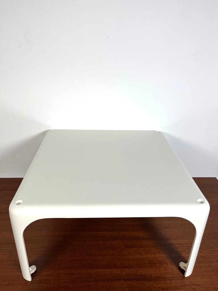 Mid-Century Demetrio 45 stacking table by Vico Magistretti for Artemide, 1966